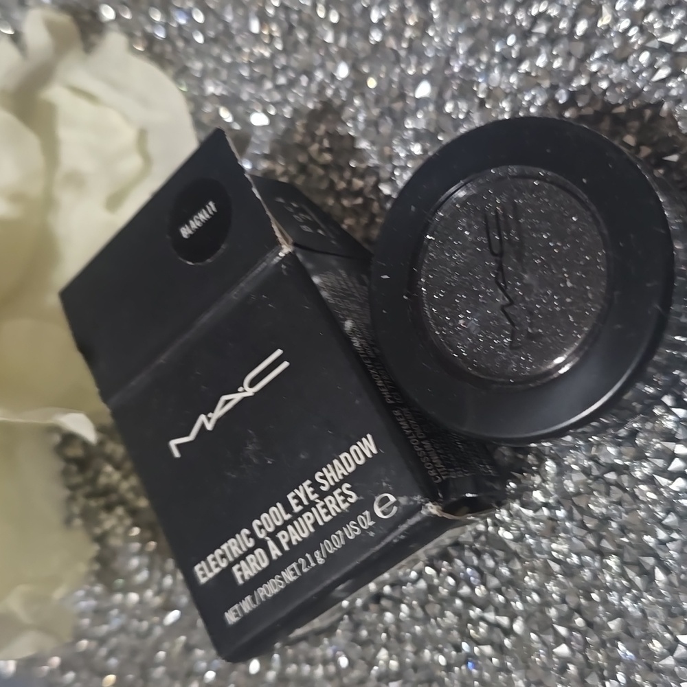 🧚‍♀️BLACKLIT Mac RARE Electro Cool Eyeshadow Single NWT - Picture 7 of 8